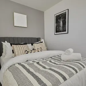 Hayy Luxury Homes Near Centre Bradford (West Yorkshire)